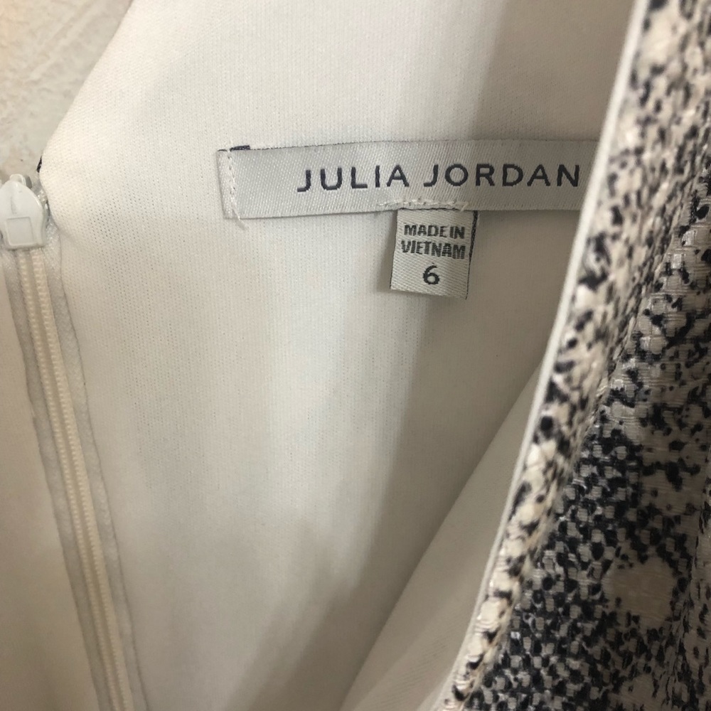 Julia Jordan size 6 ivory and black dress